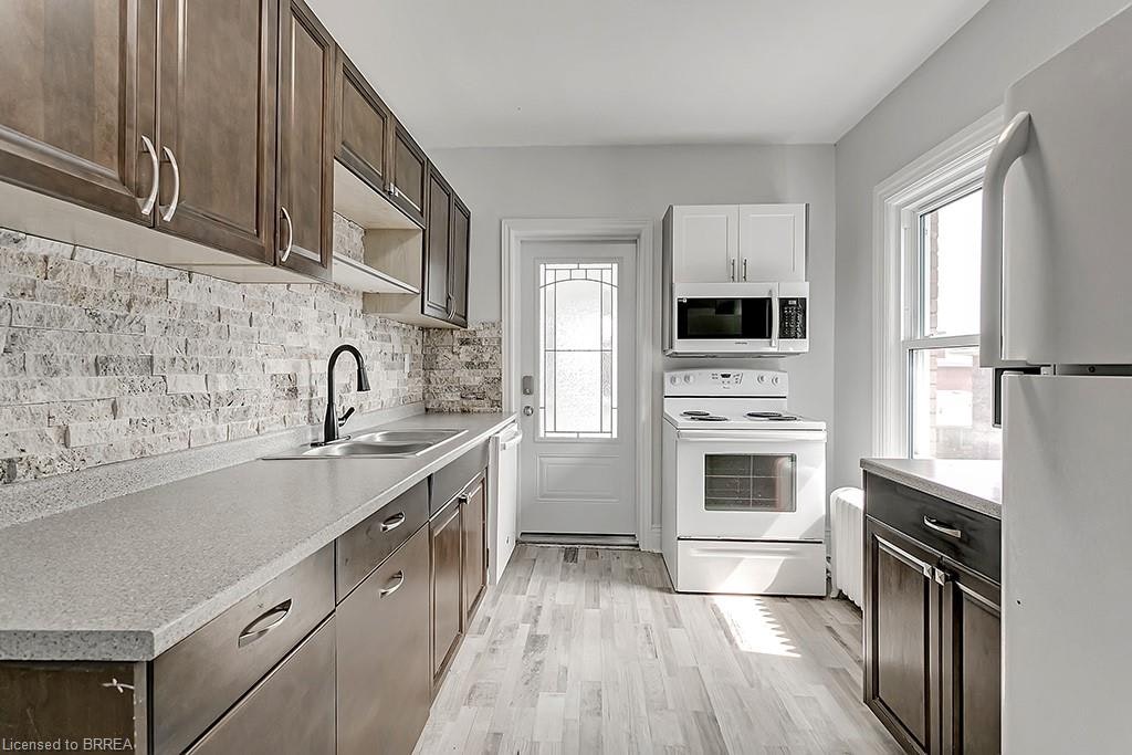 UPPER-153 Drummond Street, Brantford, ON, N3S 6A4 - 5