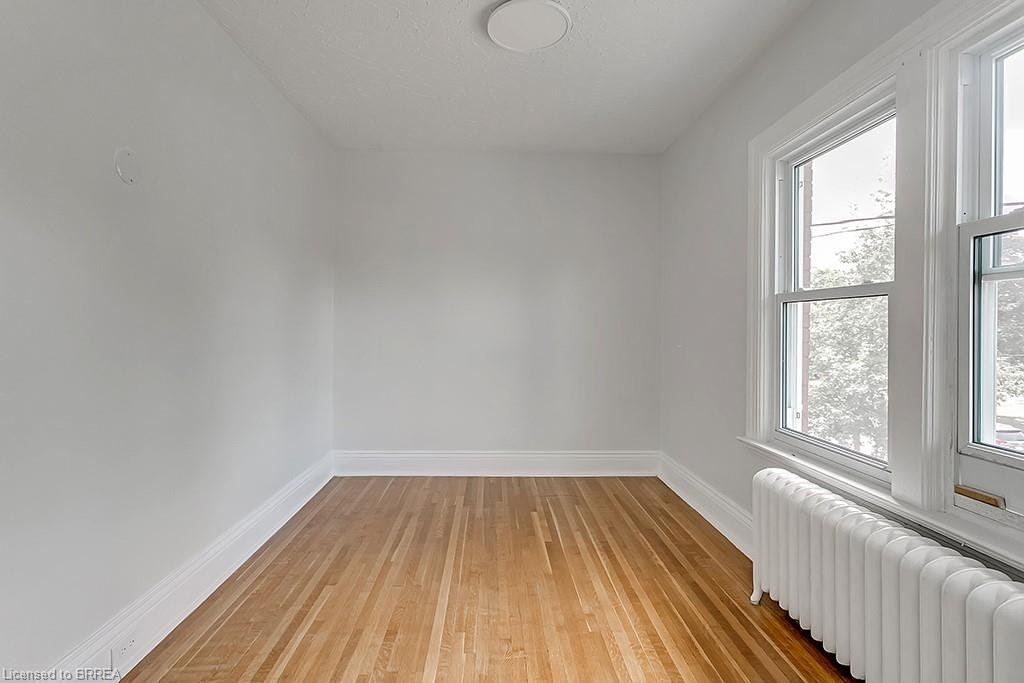 UPPER-153 Drummond Street, Brantford, ON, N3S 6A4 - 11