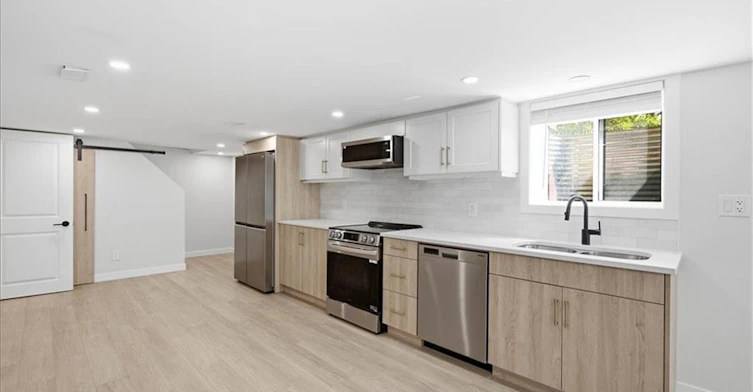 2-10 Cardinal Crescent N, Waterloo, ON, N2J 2E4 - 12