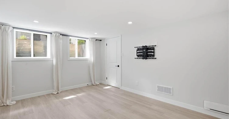 2-10 Cardinal Crescent N, Waterloo, ON, N2J 2E4 - 16