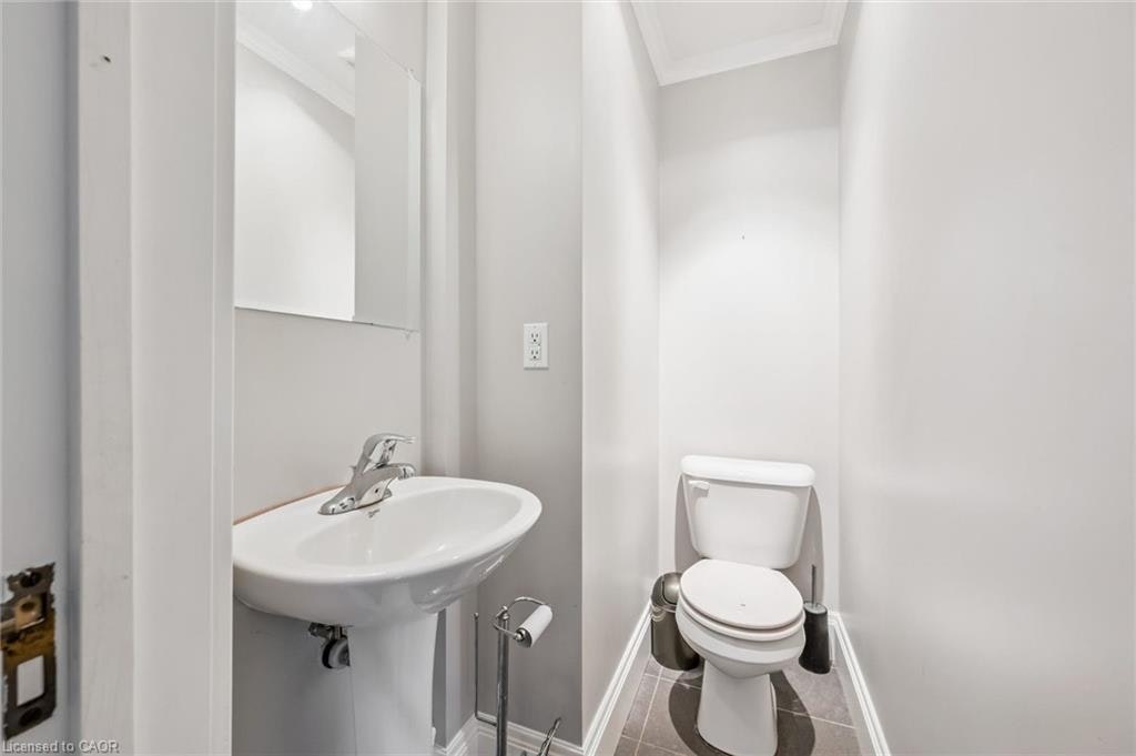 46 Pequegnat Avenue, Kitchener, ON, N2H 1R8 - 17