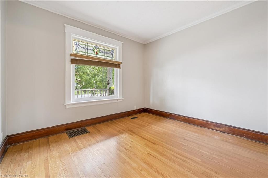 46 Pequegnat Avenue, Kitchener, ON, N2H 1R8 - 5