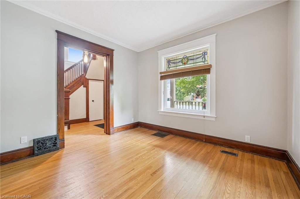 46 Pequegnat Avenue, Kitchener, ON, N2H 1R8 - 6