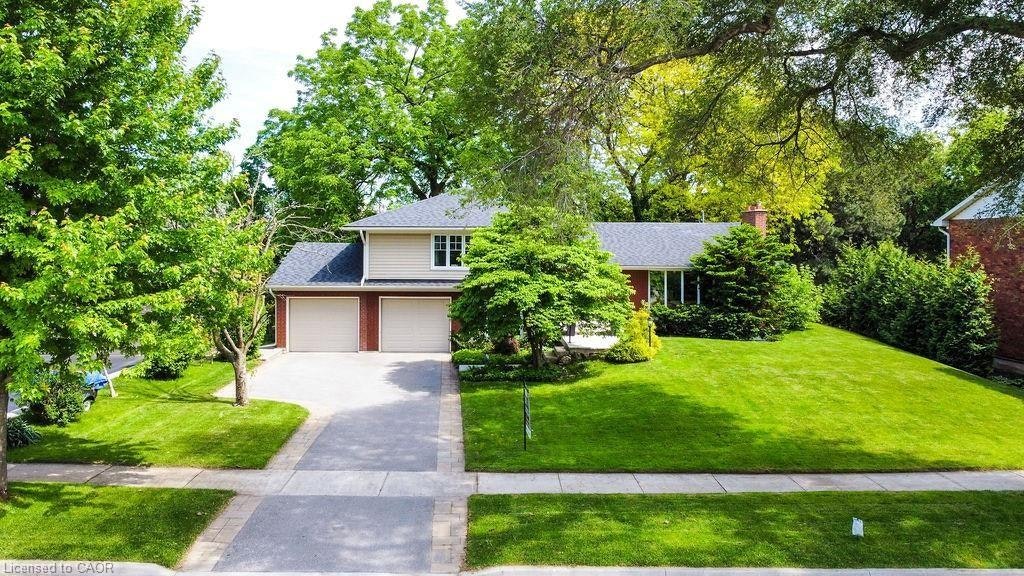 203 Penn Drive, Burlington, ON, L7N 2B6