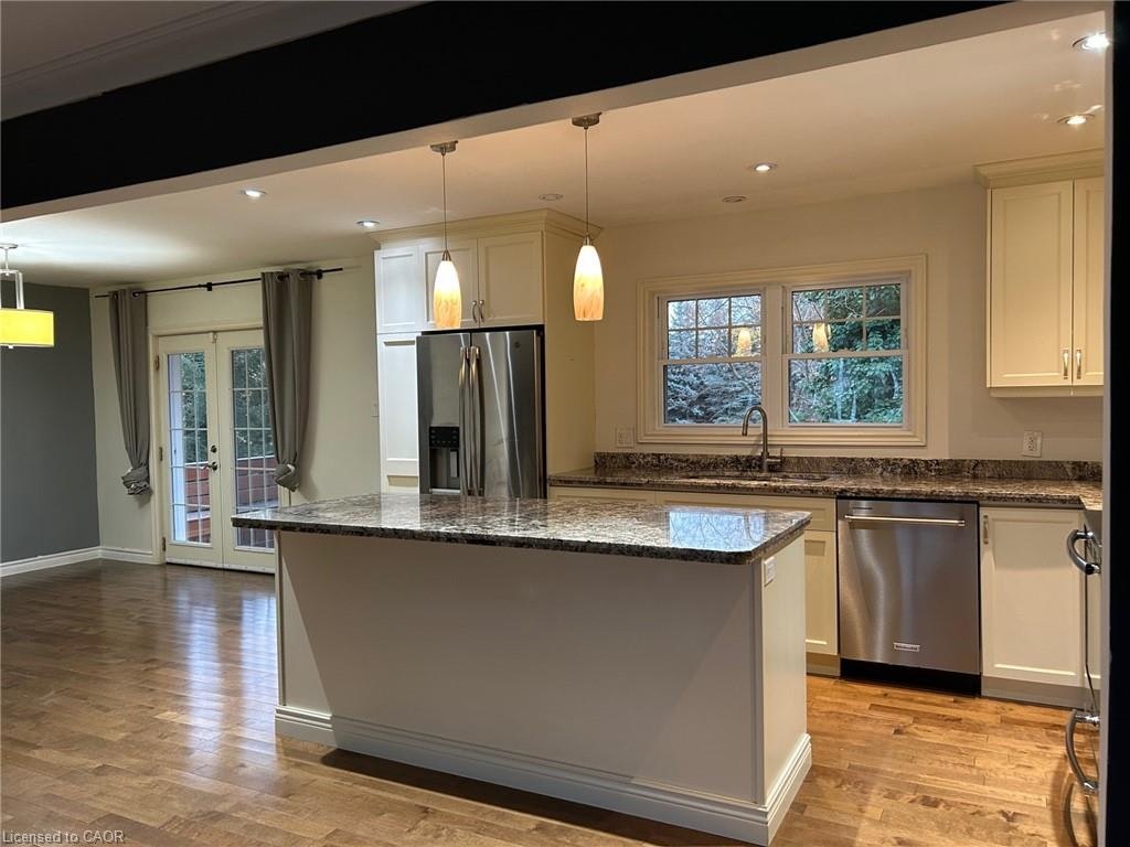 203 Penn Drive, Burlington, ON, L7N 2B6 - 2