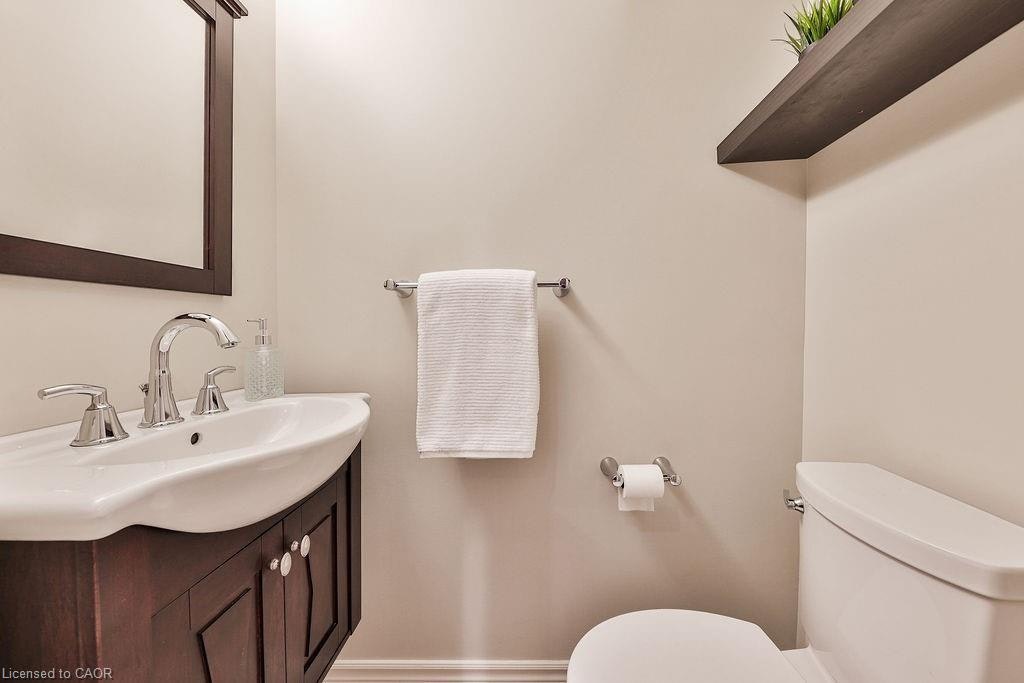 203 Penn Drive, Burlington, ON, L7N 2B6 - 14