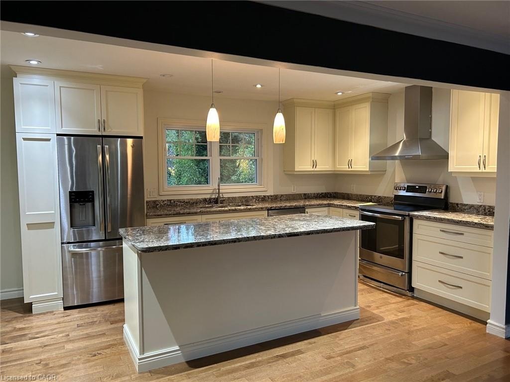 203 Penn Drive, Burlington, ON, L7N 2B6 - 3