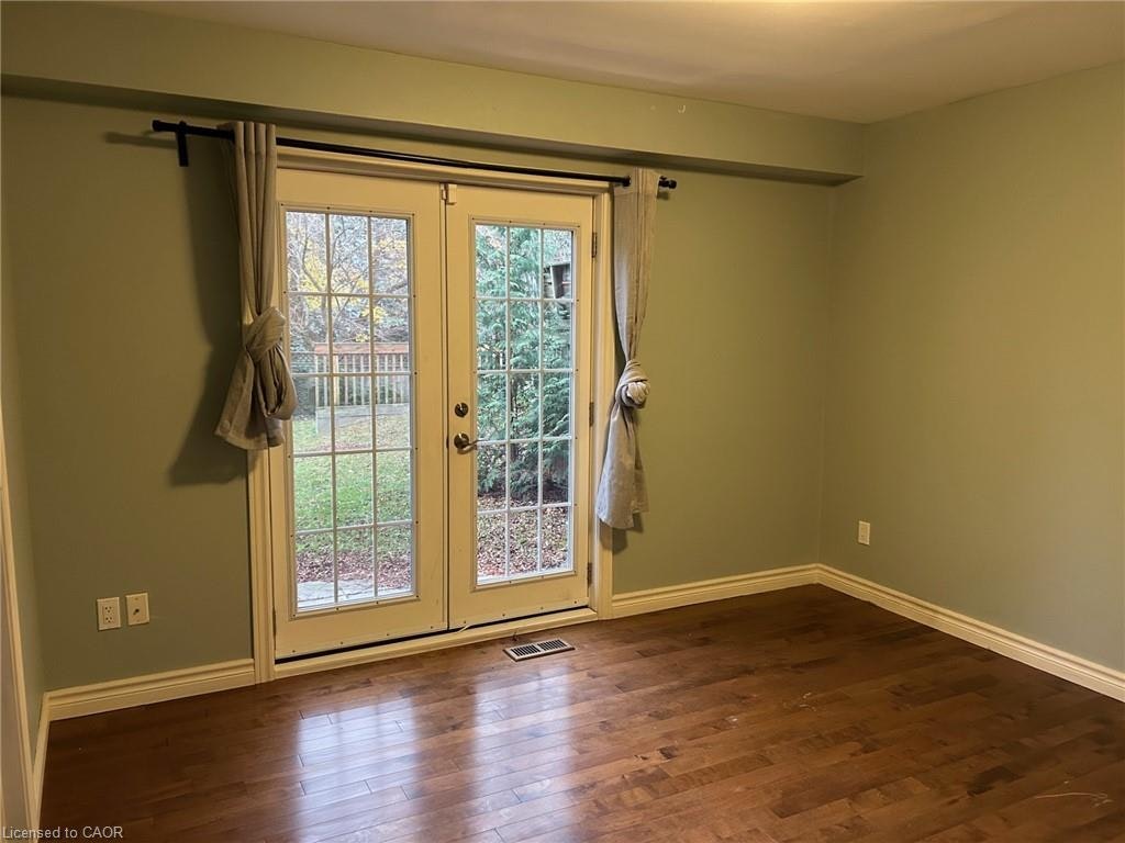 203 Penn Drive, Burlington, ON, L7N 2B6 - 10