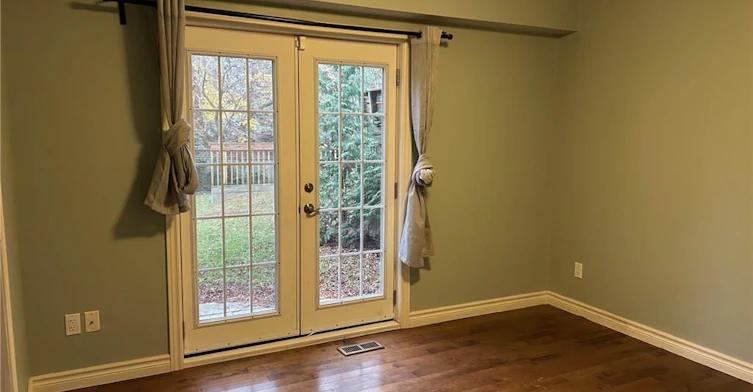 203 Penn Drive, Burlington, ON, L7N 2B6 - 10