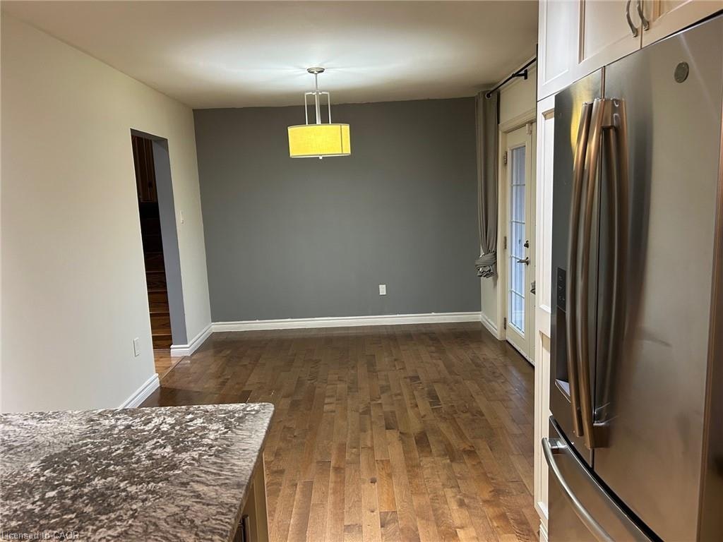 203 Penn Drive, Burlington, ON, L7N 2B6 - 4