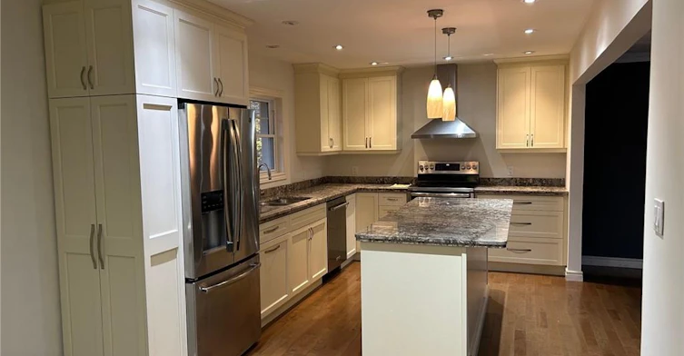 203 Penn Drive, Burlington, ON, L7N 2B6 - 6
