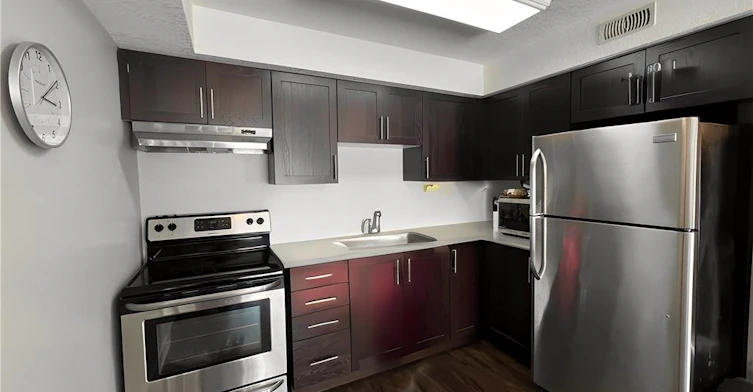 9C-185 Windale Crescent, Kitchener, ON, N2E 0G3 - 3