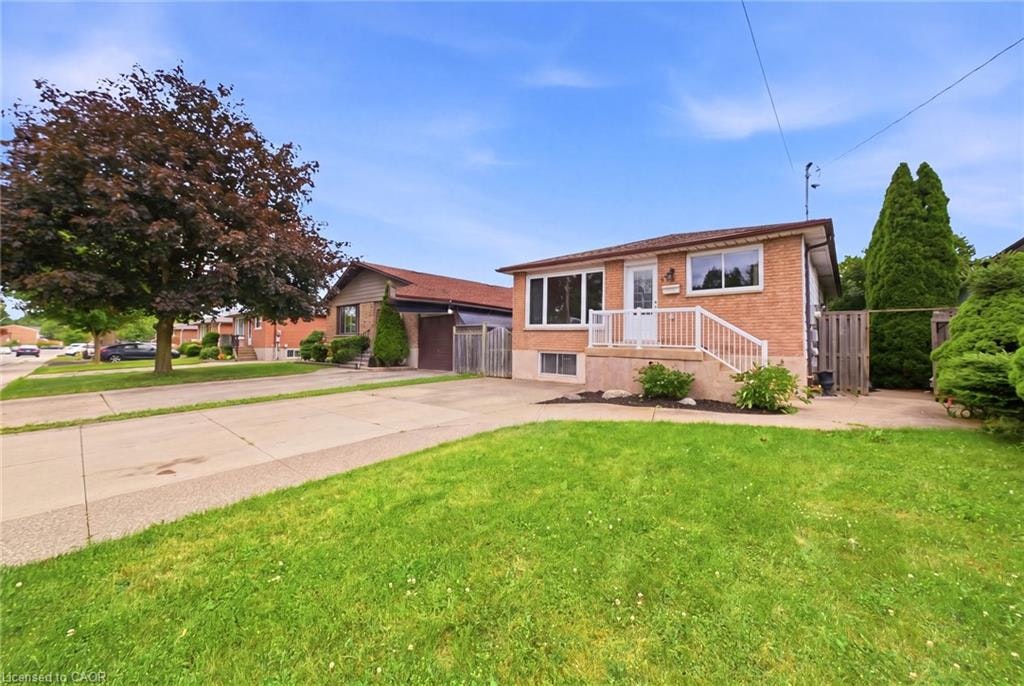 Main-59 Aterno Drive, Hamilton, ON, L9C 5S4