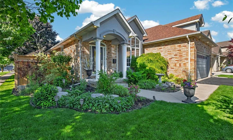 62 Varley Crescent