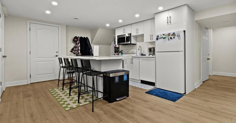 Lower-161 Hoover Crescent, Hamilton, ON, L9A 3H2 - 6