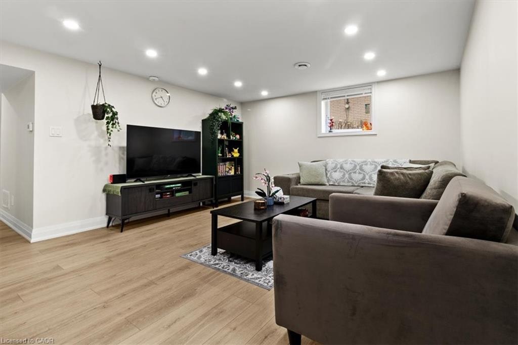 Lower-161 Hoover Crescent, Hamilton, ON, L9A 3H2 - 3