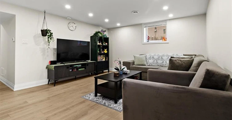 Lower-161 Hoover Crescent, Hamilton, ON, L9A 3H2 - 3