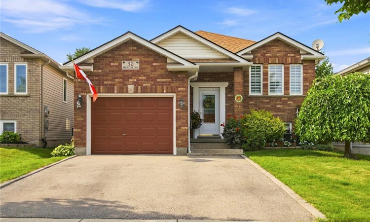 32 Brewster Way