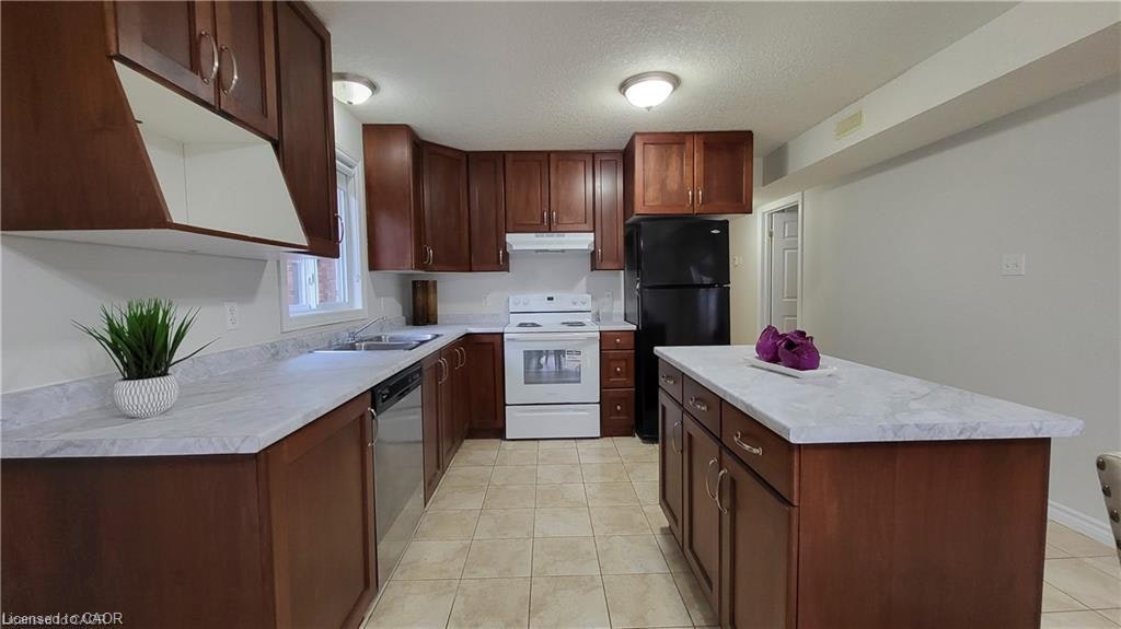 A-128 Udvari Crescent, Kitchener, ON, N2N 3P6 - 6