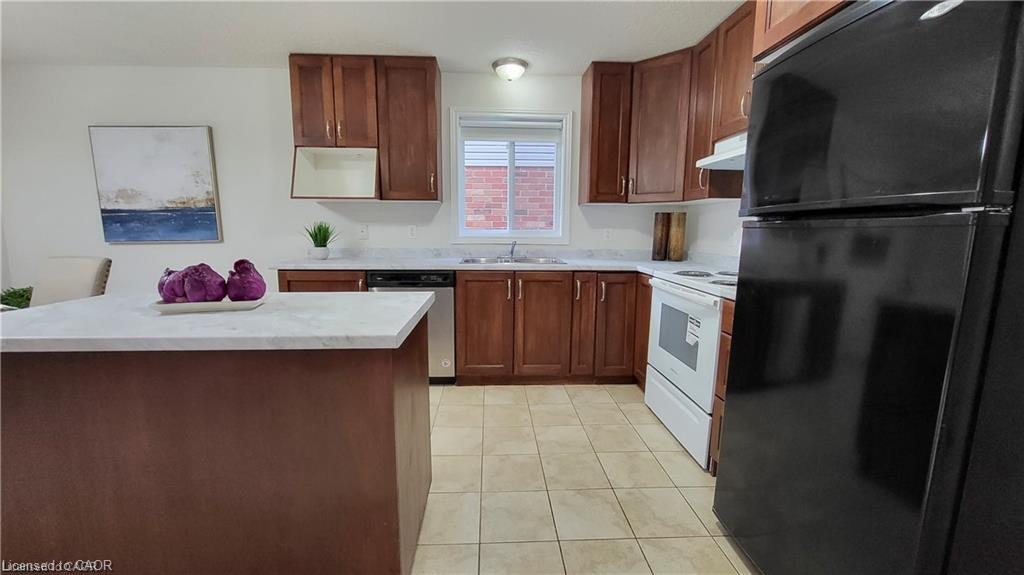 A-128 Udvari Crescent, Kitchener, ON, N2N 3P6 - 5
