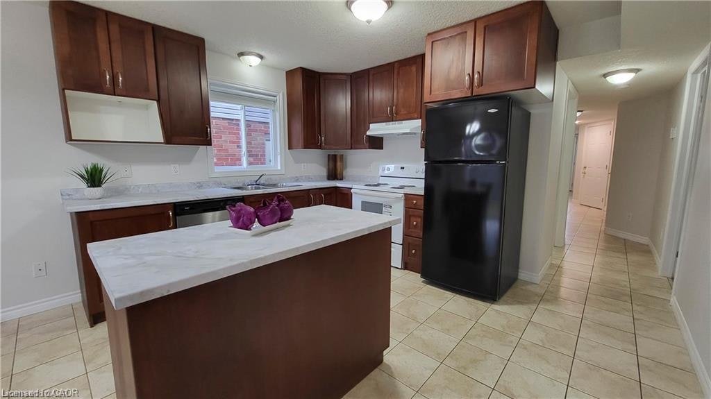A-128 Udvari Crescent, Kitchener, ON, N2N 3P6 - 4