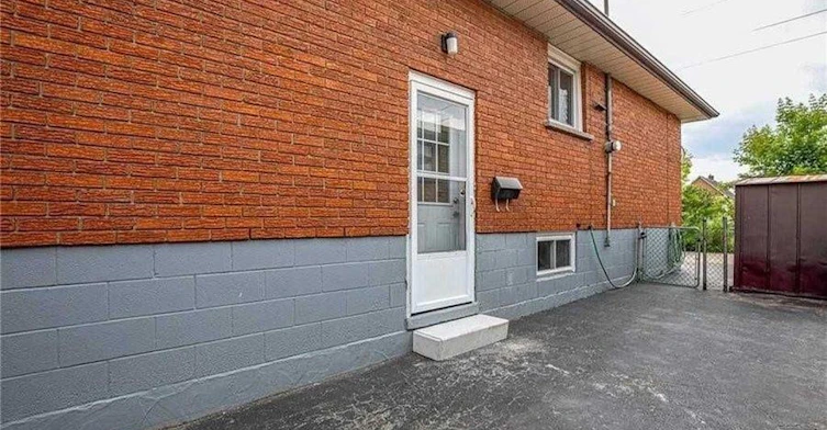 bsmt-49 Selkirk Avenue, Hamilton, ON, L8H 5L6