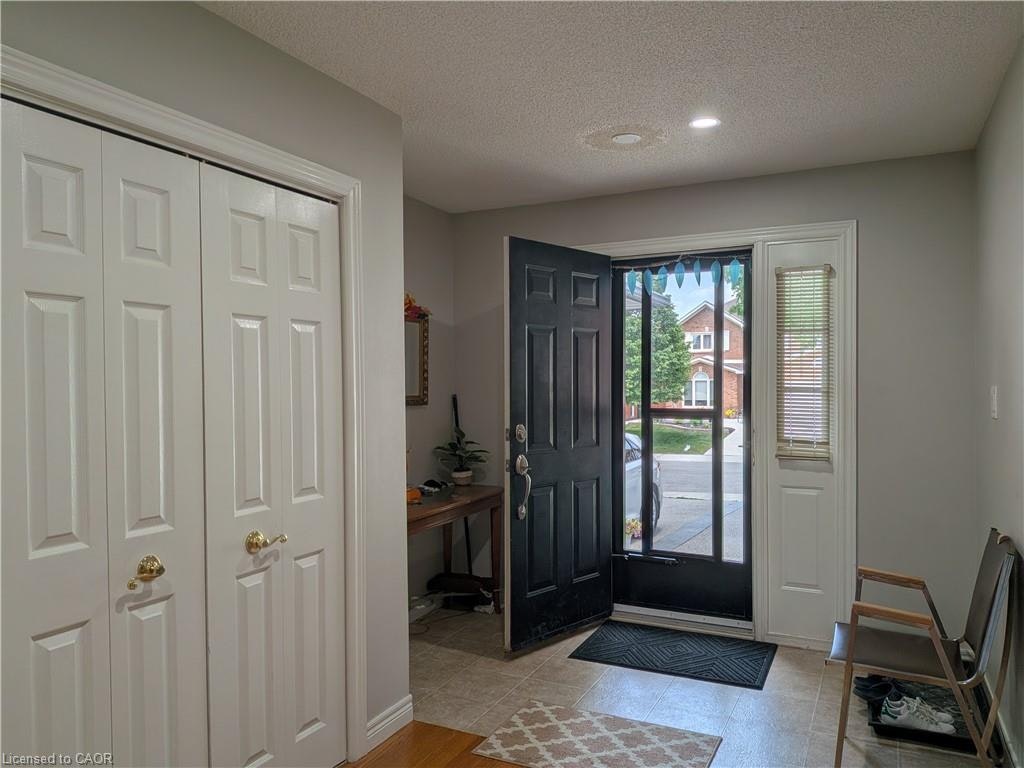 Upper-45 Caswell Drive, Hamilton, ON, L9C 7N3 - 2