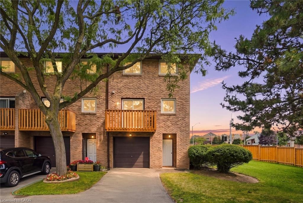 25-985 Limeridge Road E, Hamilton, ON, L8W 1X9