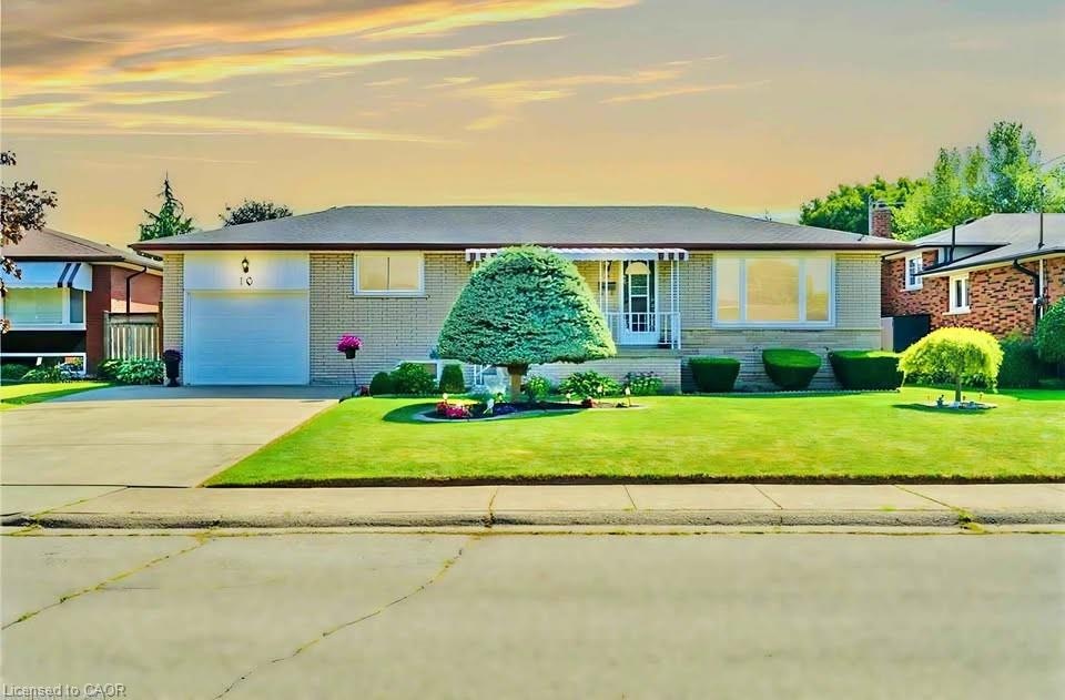 10 Rose Crescent, Hamilton, ON, L8G 3W7