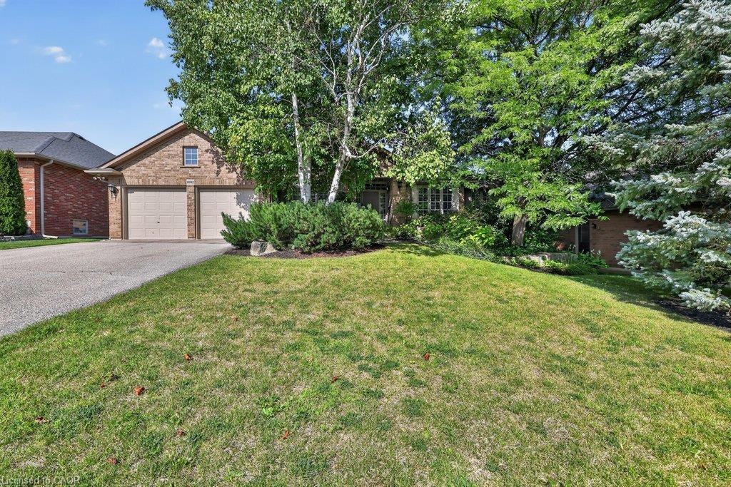 1092 Crofton Way, Burlington, ON, L7P 4W8