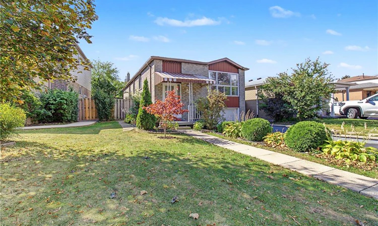 35 Garden Crescent
