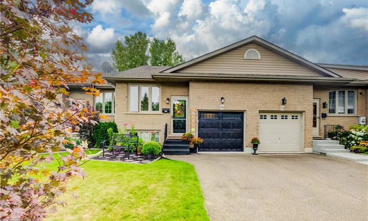 16 Steed Court