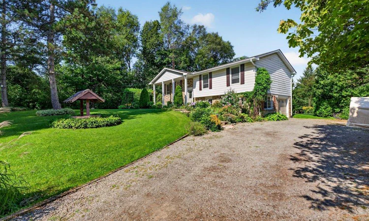2725 Britannia Road