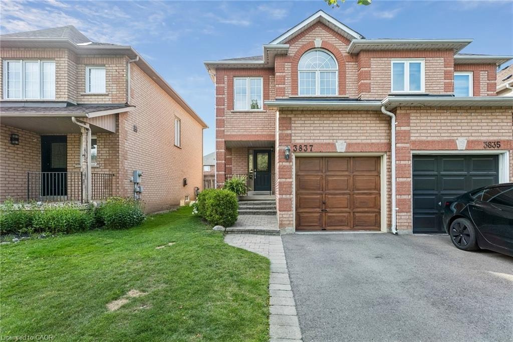 3837 Forest Bluff Crescent, Mississauga, ON, L5N 7V1