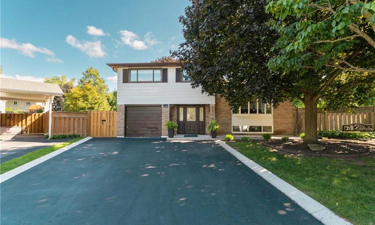 1319 Sherwood Court