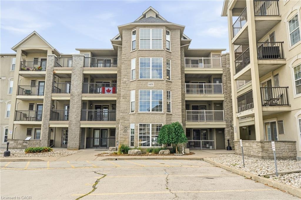 108-1451 Walkers Line, Burlington, ON, L7M 4P1