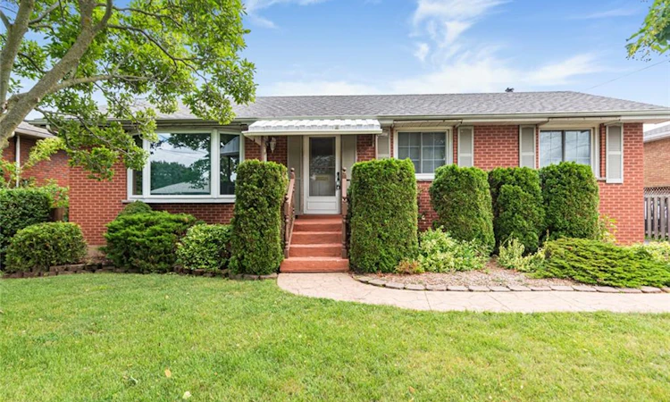 37 Lorne Avenue