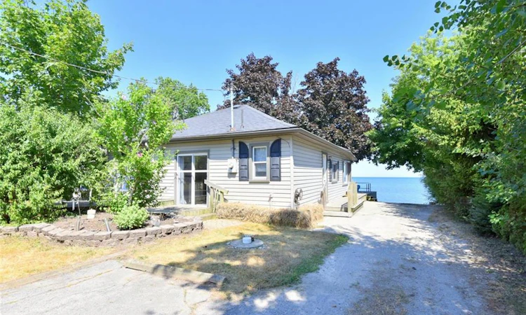 32 Hamdun Lane