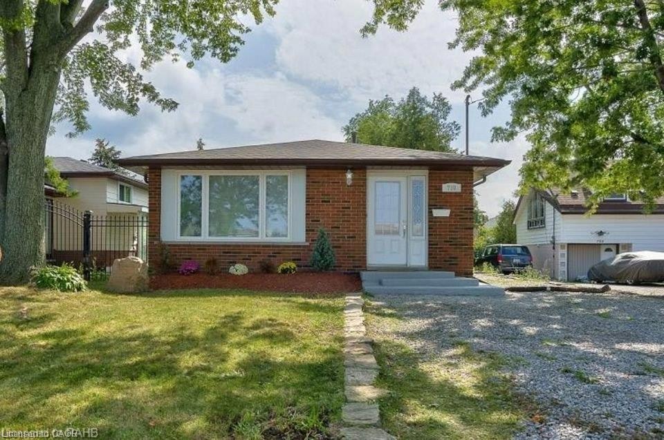 Upper-790 Stone Church Road E, Hamilton, ON, L8W 1A8