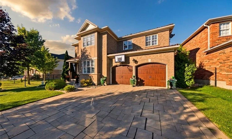75 Hunter Way