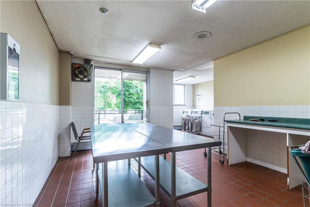 908-975 Warwick Court, Burlington, ON, L7T 3Z7 - 24