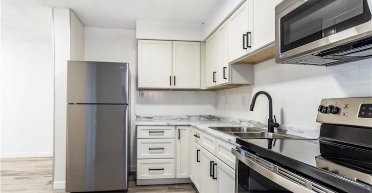 908-975 Warwick Court, Burlington, ON, L7T 3Z7 - 5