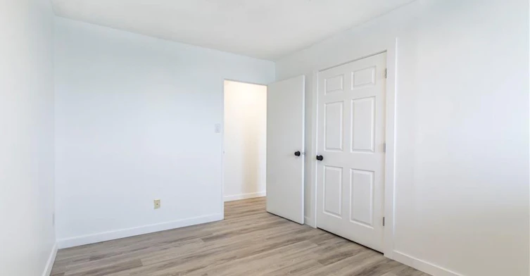 908-975 Warwick Court, Burlington, ON, L7T 3Z7 - 12