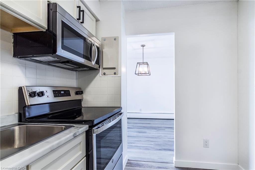 908-975 Warwick Court, Burlington, ON, L7T 3Z7 - 3