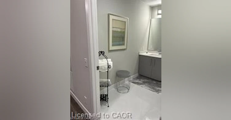 813-15 Queen Street S, Hamilton, ON, L8P 0C6 - 13