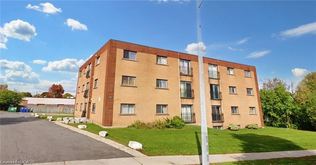 204-76 Brybeck Crescent, Kitchener, ON, N2M 2C6