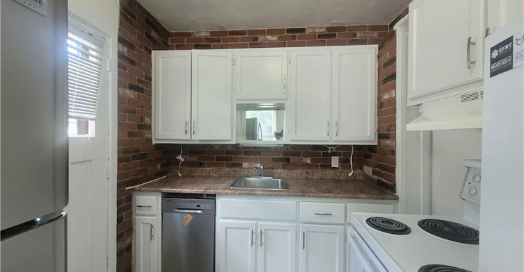 241 Haddon Avenue S, Hamilton, ON, L8S 1X9 - 9