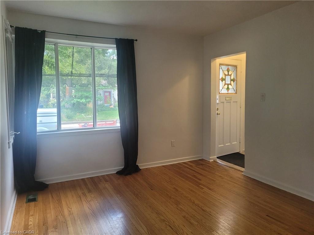 241 Haddon Avenue S, Hamilton, ON, L8S 1X9 - 3