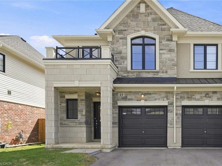 19 Mia Drive, Hamilton, ON, L9B 0K1 - 2