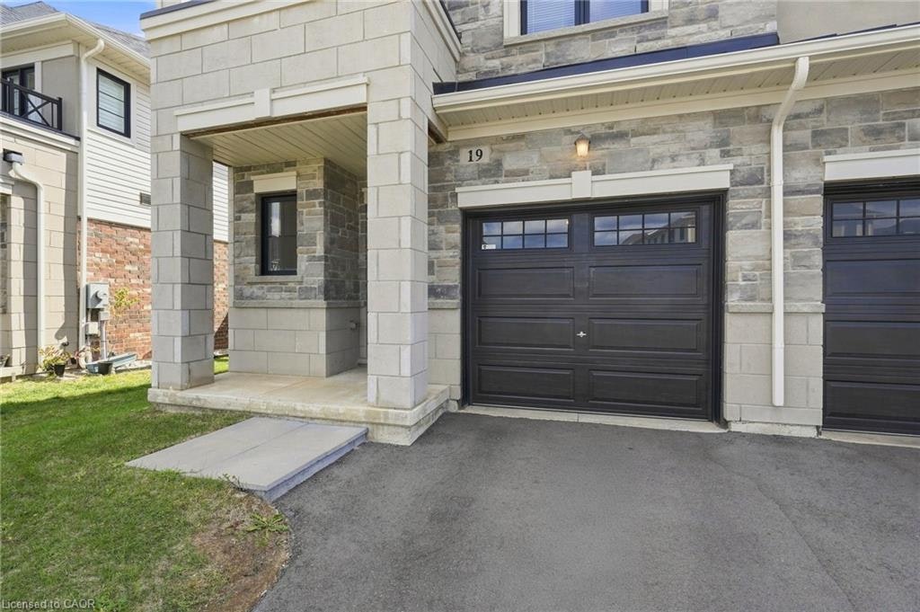 19 Mia Drive, Hamilton, ON, L9B 0K1 - 3